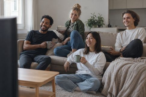 Organiser un marathon cinéma ou lecture en petit groupe : guide pratique