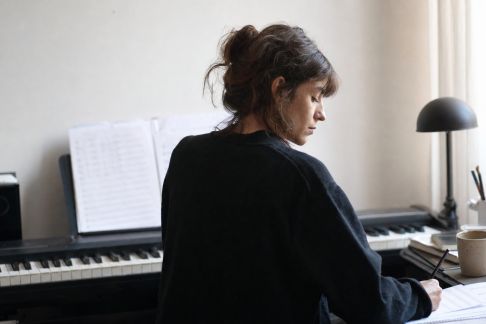 Échange avec une compositrice de musiques de film : tisser des émotions à l’écran