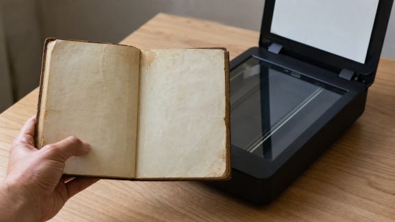 Apprendre à numériser et conserver ses journaux ou carnets culturels