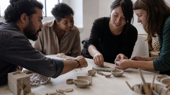 Stimuler l’engagement collectif grâce à des projets culturels collaboratifs