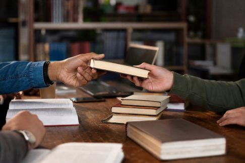 Plateformes communautaires pour échanger et prêter des livres : quelle expérience utilisateur ?