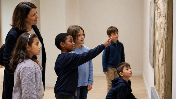 Préparer une visite de musée avec des enfants : astuces pour captiver leur attention