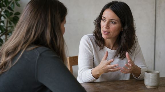 Dialogue avec une critique littéraire : repérer les ouvrages incontournables
